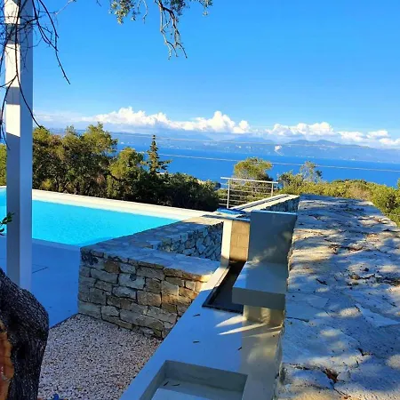 Villasleeps10-garden-freeparking-pool-ac Gaios